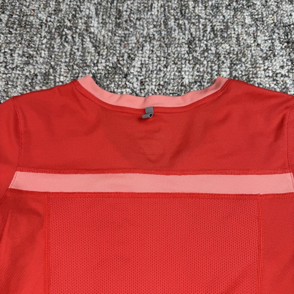 Nike Shirt Womans XS Running Short Sleeved Training Gym Hot Pink Dri Fit - Picture 11 of 13